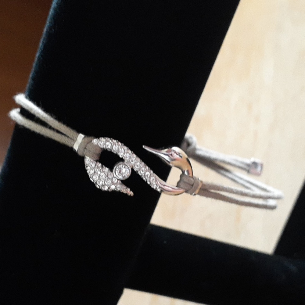 Swarovski Crystal Swan Stamped Adjustable Bracelet TT124 - Picture 3 of 17